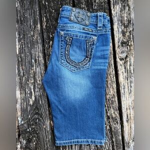 Miss Me Jeans Medium Wash Denim Signature Bermuda Shorts Size 30 Horseshoe M3